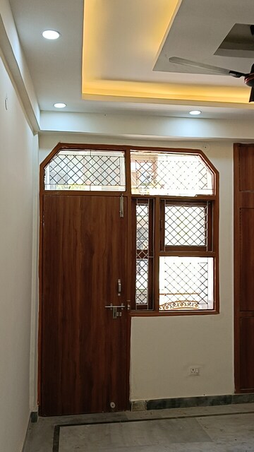 Room in 2 BHK Builder Floor at Shalimar Garden Extension 1 – for Sale
