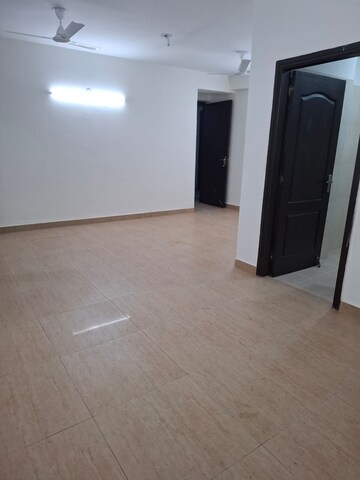 Room in 3 BHK Apartment at Lotus Panache, Sector 110 – for Rent