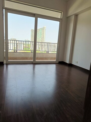 Room in 2 BHK Apartment at Jaypee Greens Pavilion Heights 2, Sector 128 – for Rent