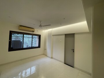 Room in 3 BHK Apartment at Dhaval Sunrise Orlem, Malad West – for Sale
