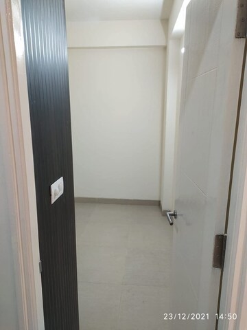 Bathroom in 3 BHK Apartment at Emaar Emerald Floors Premier, Sector 65 – for Rent