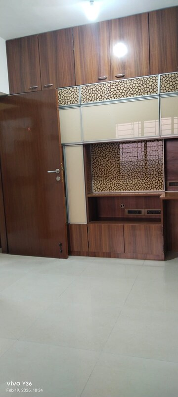 3 BHK Apartment For Rent in Palm Springs, Malad West