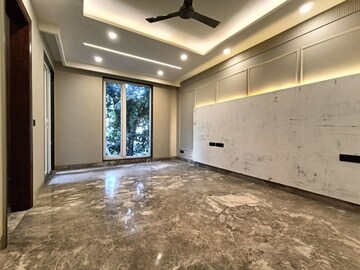 Kitchen in 4 BHK Builder Floor at Sector 47 – for Sale