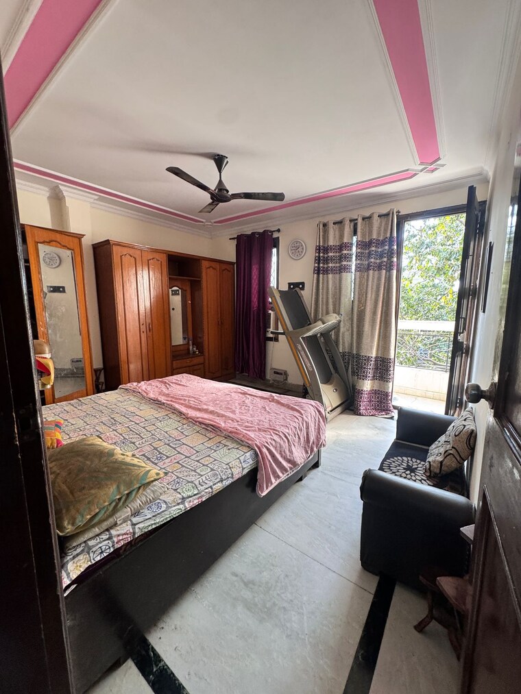 Bedroom, kalkaji 2.5 Bedroom 200 Sq.Yd. Builder Floor In Kalkaji Delhi 8446875