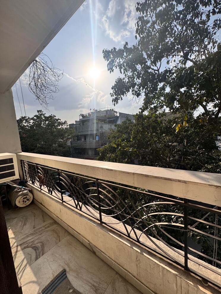 Balcony, kalkaji 2.5 Bedroom 200 Sq.Yd. Builder Floor In Kalkaji Delhi 8446875
