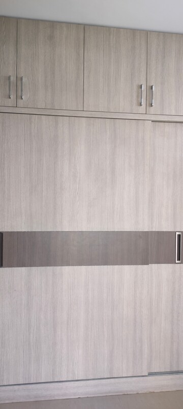 Furnished Amenities in 4 BHK Apartment at Emaar Emerald Floors Premier, Sector 65 – for Rent