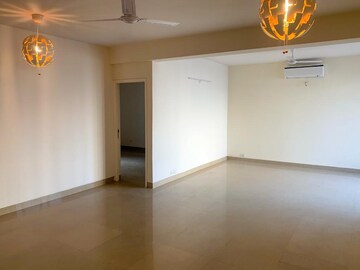 Room in 4 BHK Apartment at Emaar Emerald Floors Premier, Sector 65 – for Rent
