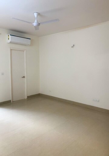 4 BHK Apartment For Rent in Emaar Emerald Floors Premier, Sector 65