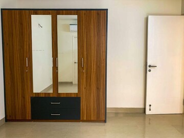 Room in 4 BHK Apartment at Emaar Emerald Floors Premier, Sector 65 – for Rent