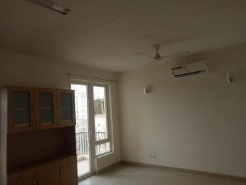 Room in 2 BHK Apartment at Emaar Emerald Estate, Sector 65 – for Rent