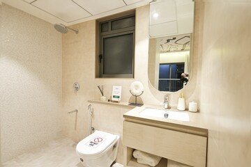 Bathroom in 2 BHK Apartment at Kalpataru Primera, Kolshet Road – for Sale