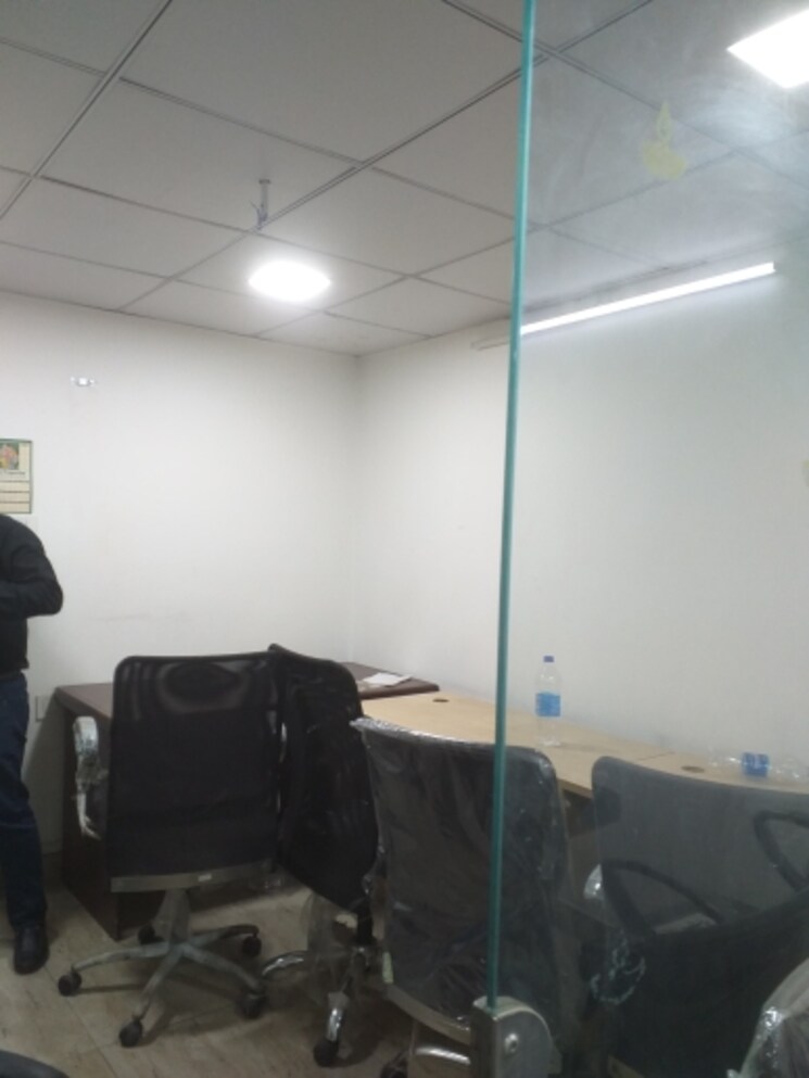 Team Area, east patel nagar Commercial Office Space 800 Sq.Ft. In East Patel Nagar Delhi 8447042