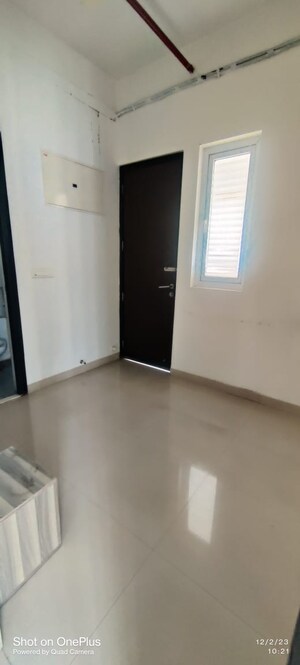 Room in 5 BHK Apartment at Lodha Bellezza Sky Villas, Kukatpally – for Sale