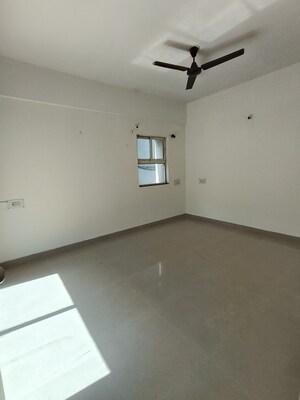 Room in 2 BHK Apartment at Kumar Primavera, Wadgaon Sheri – for Sale