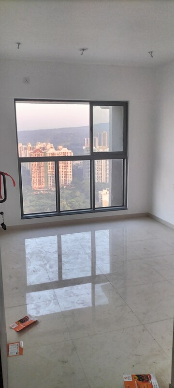 1 BHK Apartment For Rent in UK Iridium, Kandivali East