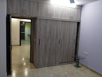 Room in 3 BHK Apartment at Spr Imperial Estate, Sector 82 – for Rent