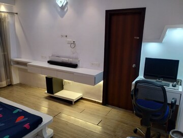 Master Bedroom in 3 BHK Apartment at Spr Imperial Estate, Sector 82 – for Rent