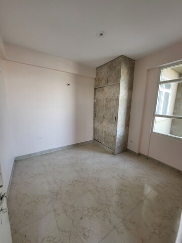 Room in 2 BHK Apartment at Vashisht Heights, Sector 87 – for Rent