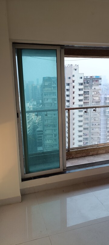 Master Plan in 2 BHK Apartment at Amann Solitaire, Borivali West – for Rent