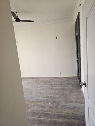 Room in 3 BHK Apartment at Raheja Vedaanta Floors, Sector 108 – for Rent