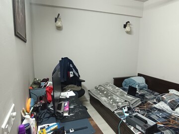 Master Bedroom in 2.5 BHK Apartment at BPTP Park Prime, Sector 66 – for Rent