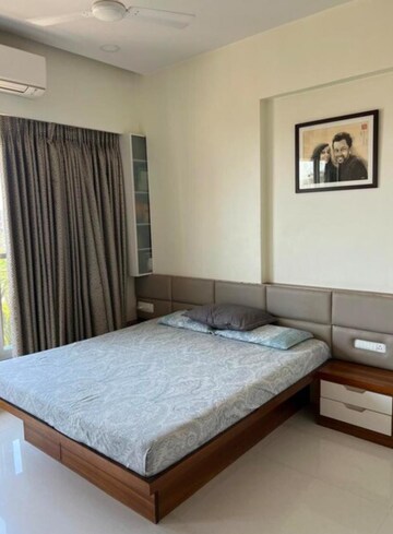 Bedroom in 2 BHK Apartment at Triveni CHS Andheri East, Andheri East – for Rent