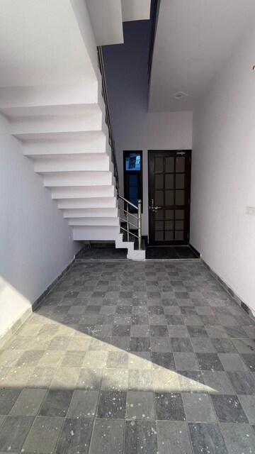 Room in 2 BHK Villa at Faizabad Road – for Sale