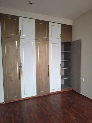 Room in 3 BHK Apartment at M3M Merlin, Sector 67 – for Rent