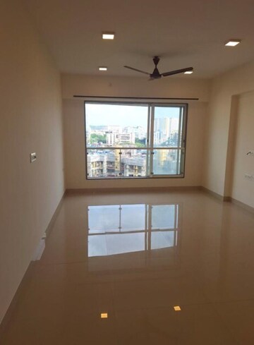 Room in 2 BHK Apartment at Pride Park Royale, Andheri East – for Rent