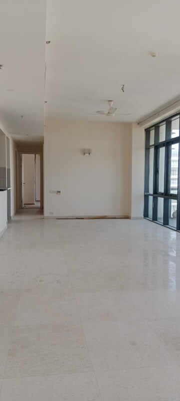 Room in 4 BHK Apartment at M3M Merlin, Sector 67 – for Rent