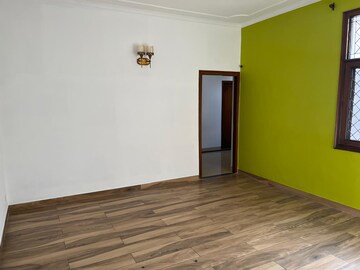 Studio Builder Floor For Rent in Sector 19