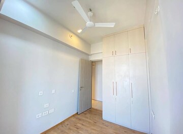 Room in 2 BHK Apartment at Hiranandani Gardens, Powai – for Rent