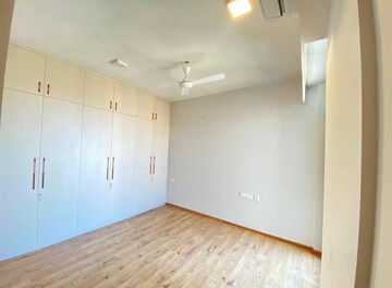 Room in 2 BHK Apartment at Hiranandani Gardens, Powai – for Rent