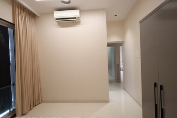 Room in 3 BHK Apartment at Thane West – for Sale