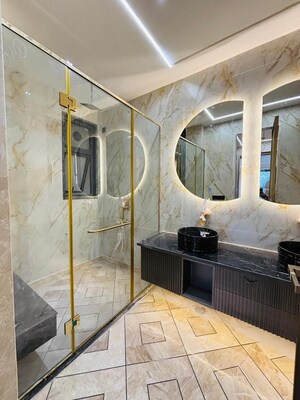 Kitchen in 4 BHK Builder Floor at Unitech South City 1, South City 1 – for Sale