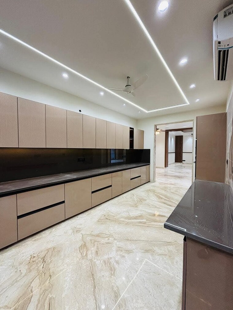 Kitchen, unitech-south-city-1 4 Bedroom 500 Sq.Yd. Builder Floor In South City 1 Gurgaon 8447381