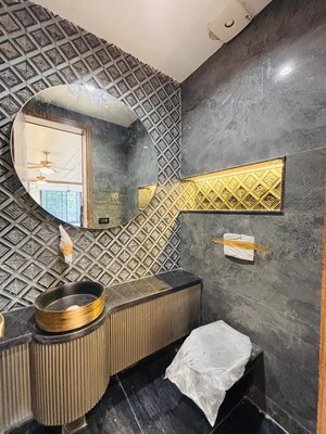 Bathroom in 4 BHK Builder Floor at Unitech South City 1, South City 1 – for Sale
