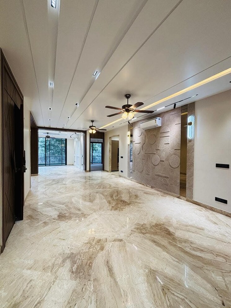 Room, unitech-south-city-1 4 Bedroom 500 Sq.Yd. Builder Floor In South City 1 Gurgaon 8447381