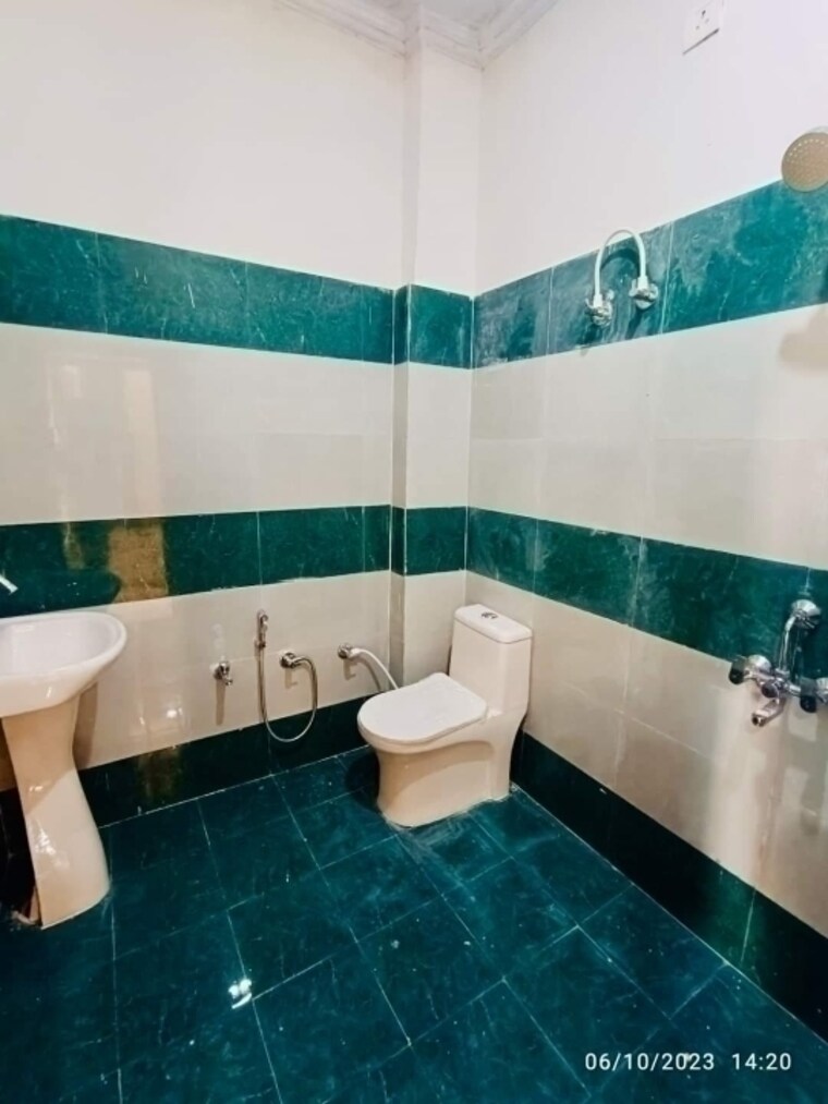 Bathroom, gomti nagar 2 Bedroom 800 Sq.Ft. Independent House In Gomti Nagar Lucknow 8447385