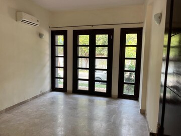 Room in 4 BHK Villa at Vipul Tatvam Villas, Sector 48 – for Sale
