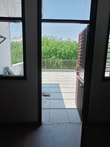 Room in 3 BHK Builder Floor at Sector 43 – for Rent