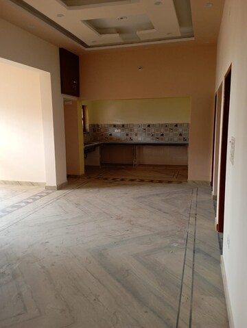 Room in 2 BHK Independent House at Banjarawala – for Rent
