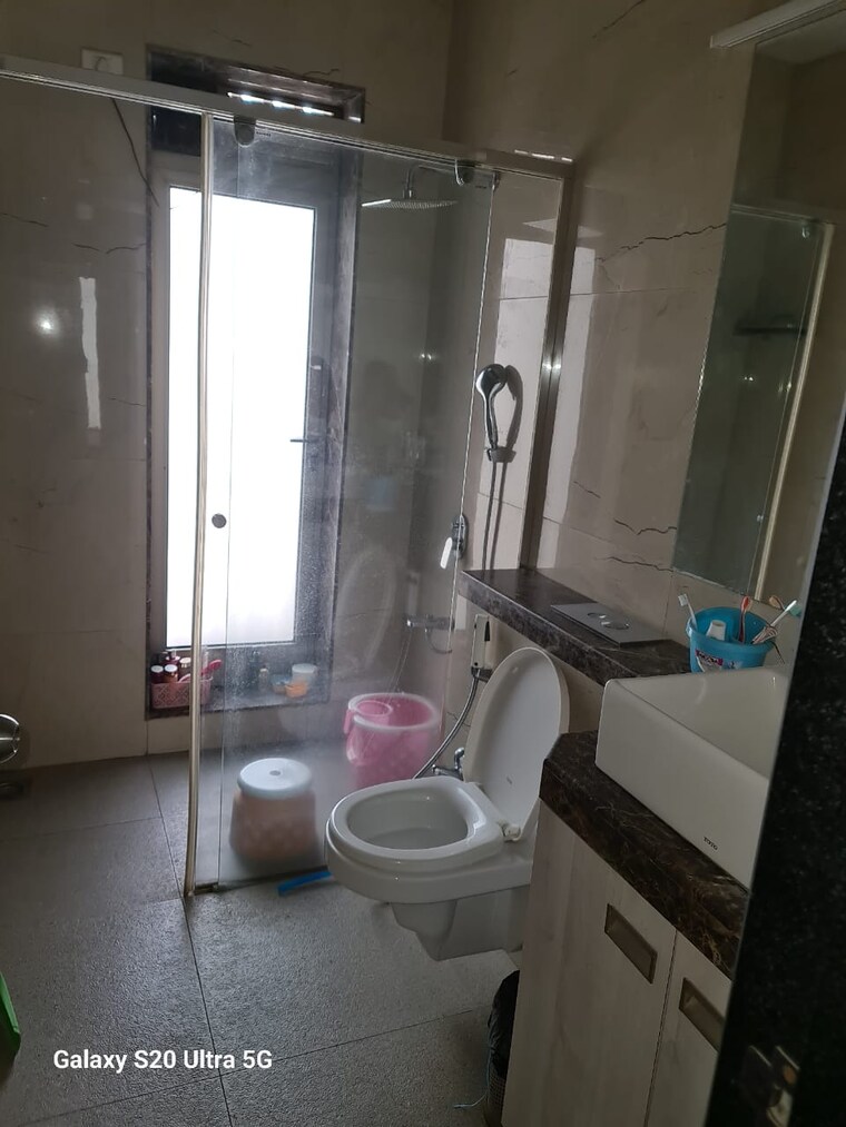 Bathroom, l-t-emerald-isle 4 Bedroom 3400 Sq.Ft. Apartment In Powai Mumbai 8447464