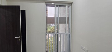 Room in 3 BHK Apartment at Mulund West – for Rent