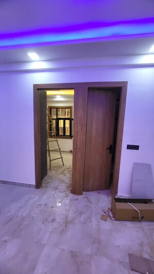 Building Lobby in 3 BHK Builder Floor at Sector 4 Greater Noida – for Sale