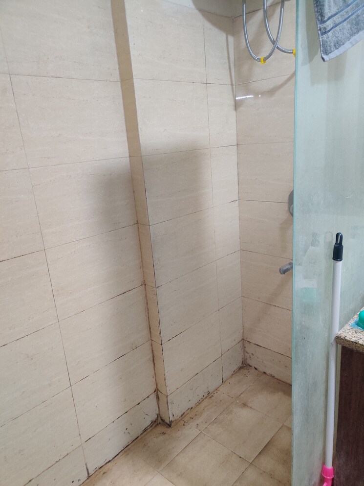 Bathroom, dlf-express-greens 4 Bedroom 2230 Sq.Ft. Apartment In Manesar Sector 1a Gurgaon 8447478