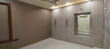 Room in 2 BHK Builder Floor at Sector 11 – for Rent
