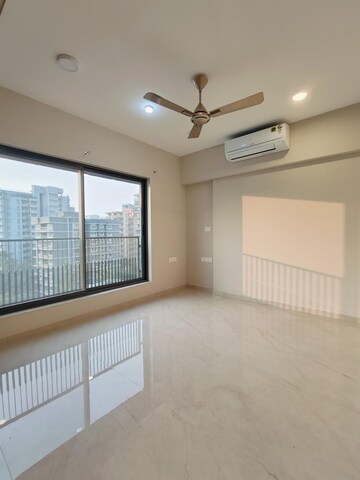 Room in 3.5 BHK Apartment at Diamond Garden, Chembur – for Rent