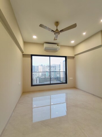 Room in 3.5 BHK Apartment at Diamond Garden, Chembur – for Rent