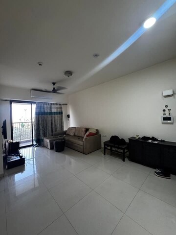 2 BHK Apartment For Rent in Lodha Splendora, Ghodbunder Road